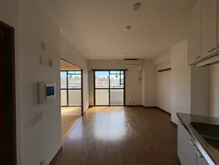 サンリッジ湊川【5階】の居間