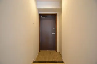 エムズレジデンス神戸【2階】の玄関