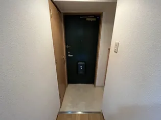 アスヴェル神戸元町【2階】の玄関