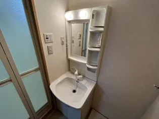 アスヴェル神戸元町【2階】の玄関