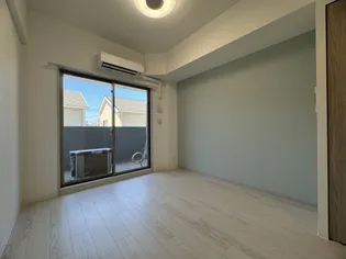 プレサンス神戸長田マリエント【5階】の居間