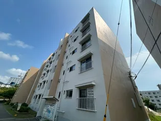 高倉台7-2団地30号棟【3階】の外観