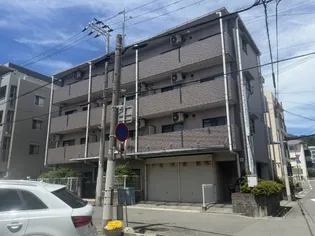 アドマーニ【2階】の外観