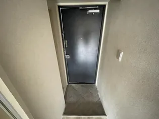 リアライズ本山【1階】の玄関