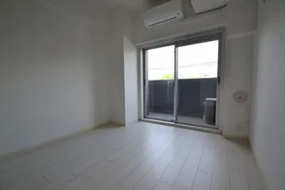 ポルトボヌール神戸湊川公園【12階】の居間