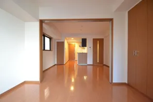 リーガル神戸三宮山手【4階】の居間