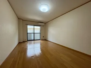 シェーンタール須磨【1階】の居間