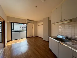 サンリッジ湊川【5階】の居間