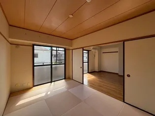 サンリッジ湊川【5階】の寝室