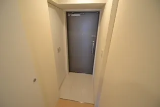 レジディア神戸磯上【5階】の玄関