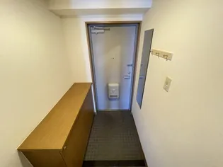 ラシュレ・ウエスト六甲【3階】の玄関