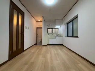 東峰レジデンス【3階】の居間