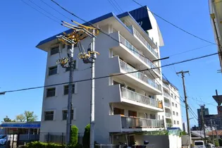 諏訪山スカイハイツ【2階】の外観