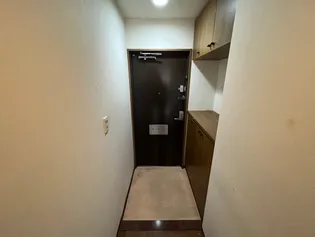 フィール神戸【1階】の玄関