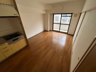 フィール神戸【1階】の居間