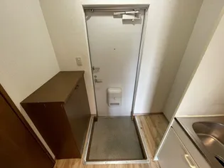 C.C.9.【2階】の玄関