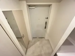 スプランディッド神戸北野【5階】の玄関