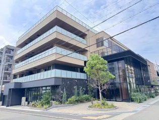 シー・クリサンス西岡本【3階】の外観