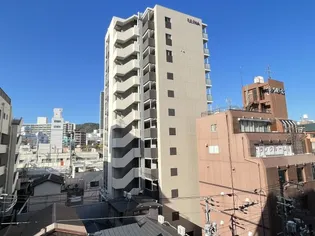 ボンニー元町【6階】の外観