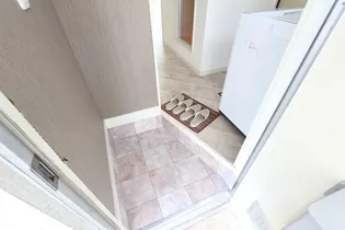 ドリームK・山王【102号室】の玄関