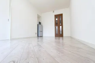 ドリームK・山王【102号室】の居間