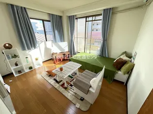 リビンアベ【301号室】の居間