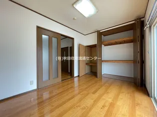 フェアハウスコマツ【105号室】の寝室