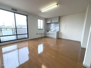 SUN LIFE タカナオ【2-C号室】の居間