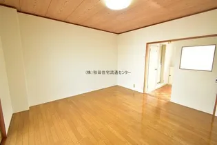 メゾン湖雲【203号室】の居間