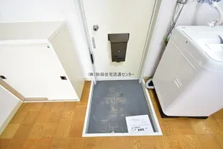 メゾン湖雲【203号室】の玄関