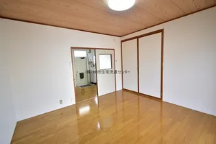 メゾン湖雲【203号室】の居間