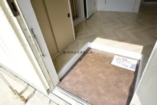 メゾン湖雲【102号室】の玄関