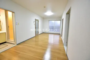 ピアネス日吉【104号室】の居間