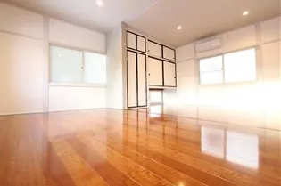 フォンテーヌ亀の町【202号室】の居間