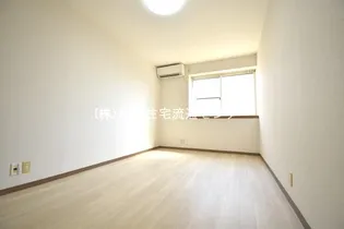 メゾン三浦【102号室】の居間