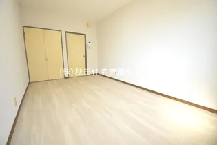 メゾン三浦【102号室】の居間