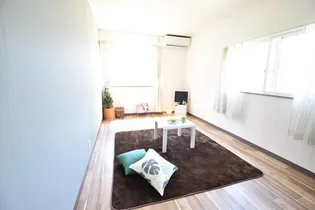 メゾン三浦【105号室】の居間