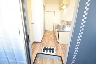 メゾン三浦【105号室】の玄関