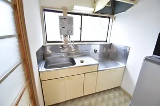 メープルオーク1【105号室】のキッチン