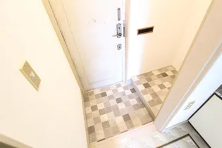 メープルオーク2【107号室】の玄関