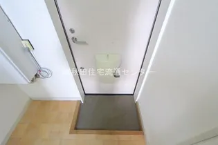 ライフキャップ泉【202号室】の玄関