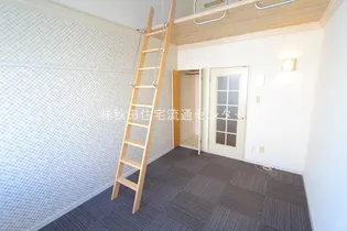 ライフキャップ泉【202号室】の居間