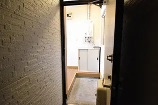 ヴィエルジュ【101号室】の玄関