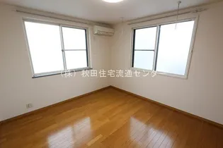 ヴィエルジュ【201号室】の居間