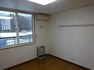 メゾンド菅原三八 C【206号室】の居間