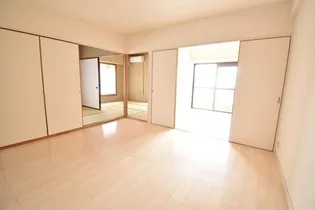 朝日プラザ秋田中央【5階】の居間