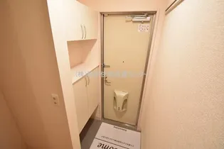 ウェストパレス2【2階】の玄関