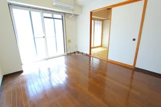 トーカンマンション千秋鷹匠橋【405号室】の居間