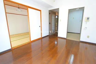 トーカンマンション千秋鷹匠橋【405号室】の居間