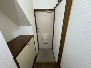 ハイパレス【1-B号室】の玄関